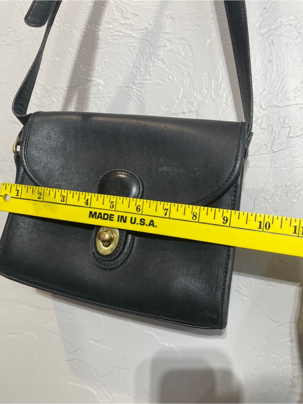 Vintage Coach Leather Turn Lock Crossbody/Shoulder/Purse Bag - 90s Brass Hardwar - Picture 10 of 11